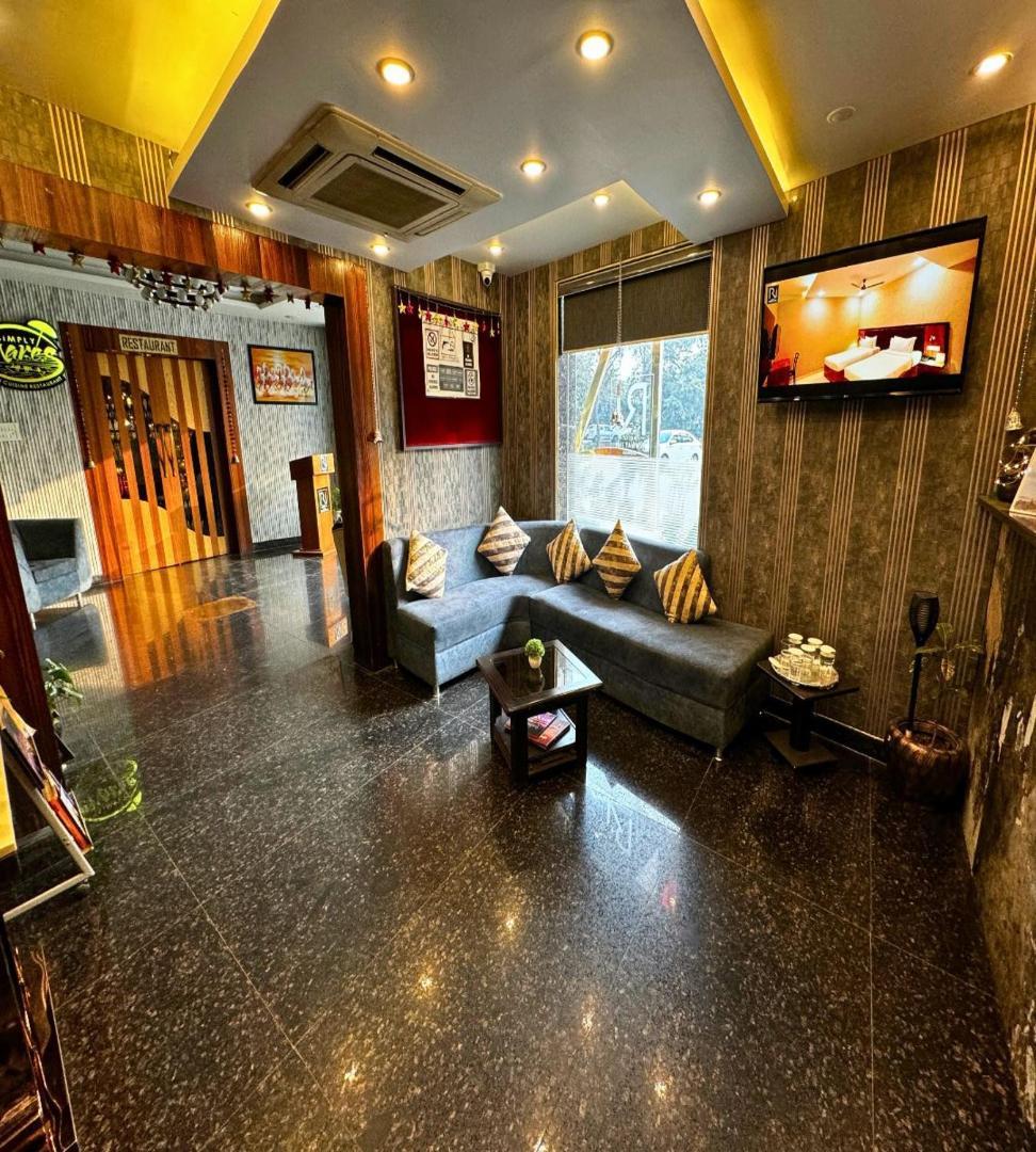 Hotel Runway Inn Pura Raghunāth Εξωτερικό φωτογραφία