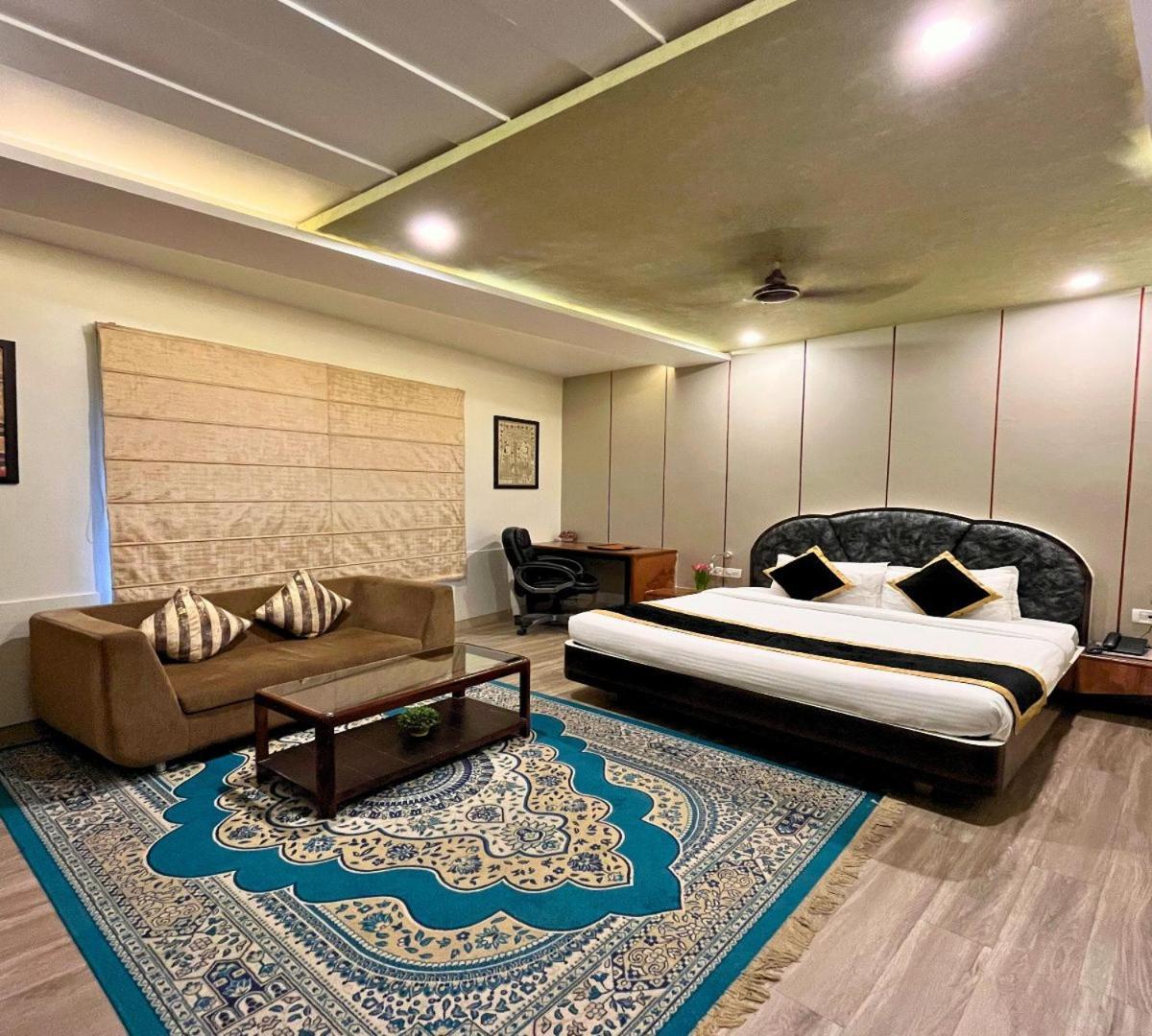Hotel Runway Inn Pura Raghunāth Εξωτερικό φωτογραφία