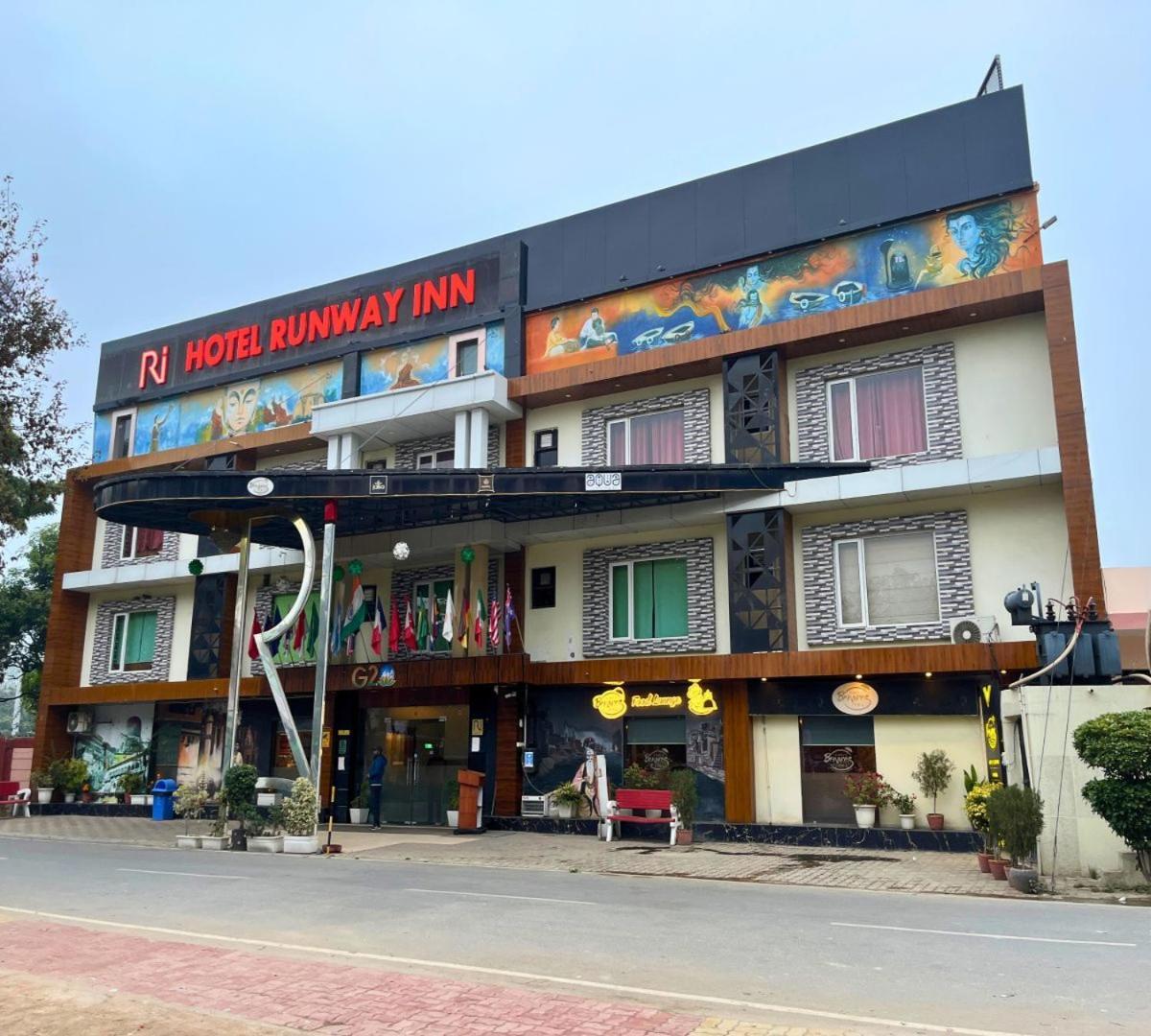 Hotel Runway Inn Pura Raghunāth Εξωτερικό φωτογραφία