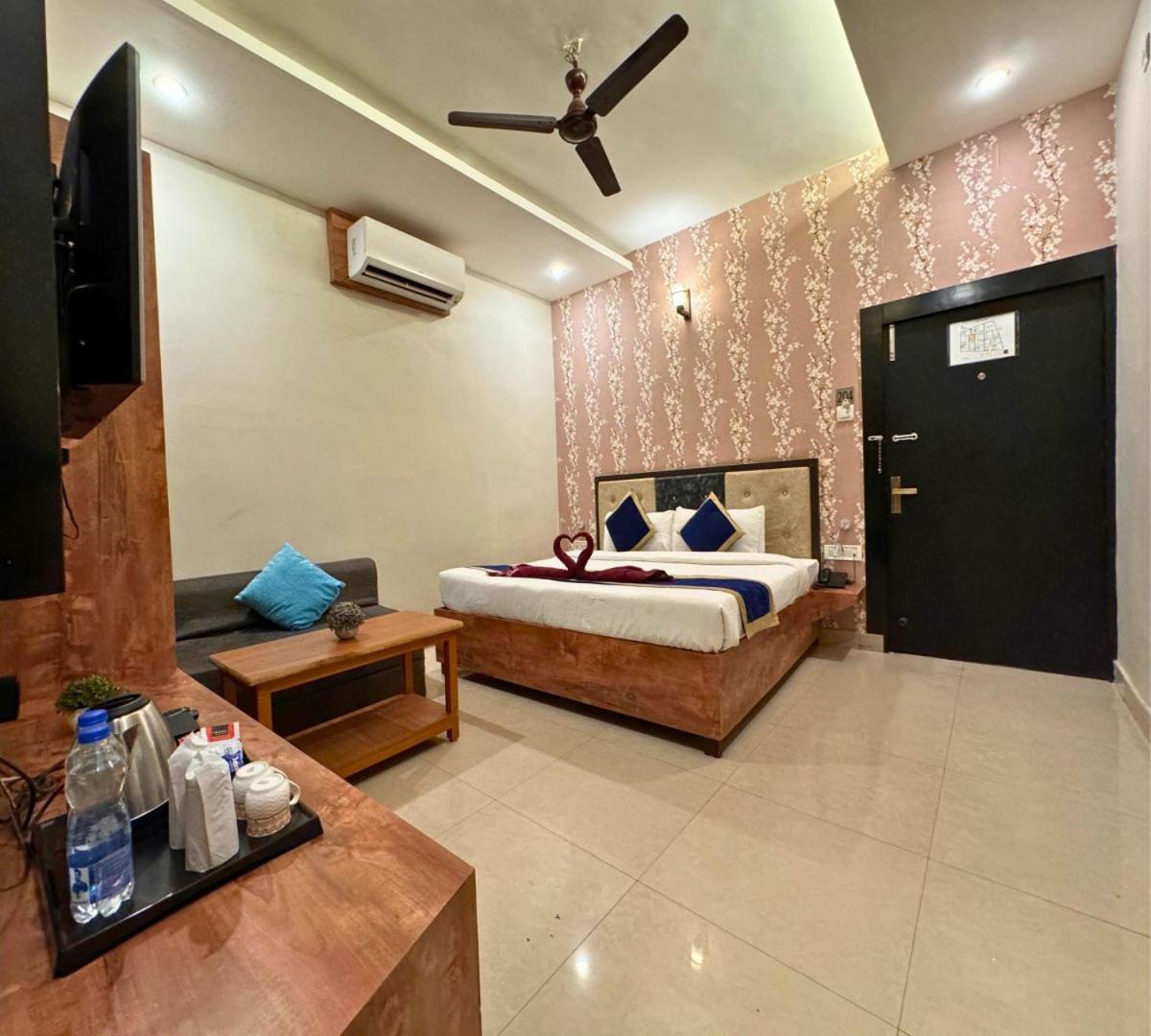 Hotel Runway Inn Pura Raghunāth Εξωτερικό φωτογραφία